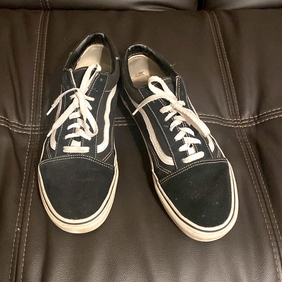 Old Skool Black Vans - Picture 3 of 3